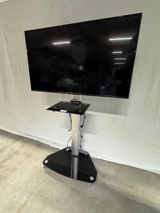 Televisie LG, 55UJ630V, op verrijdbare tv-standaard